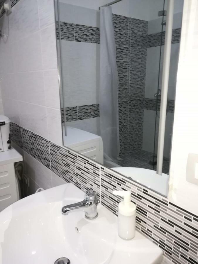 Aneta'S Beach House Vlorë Екстериор снимка